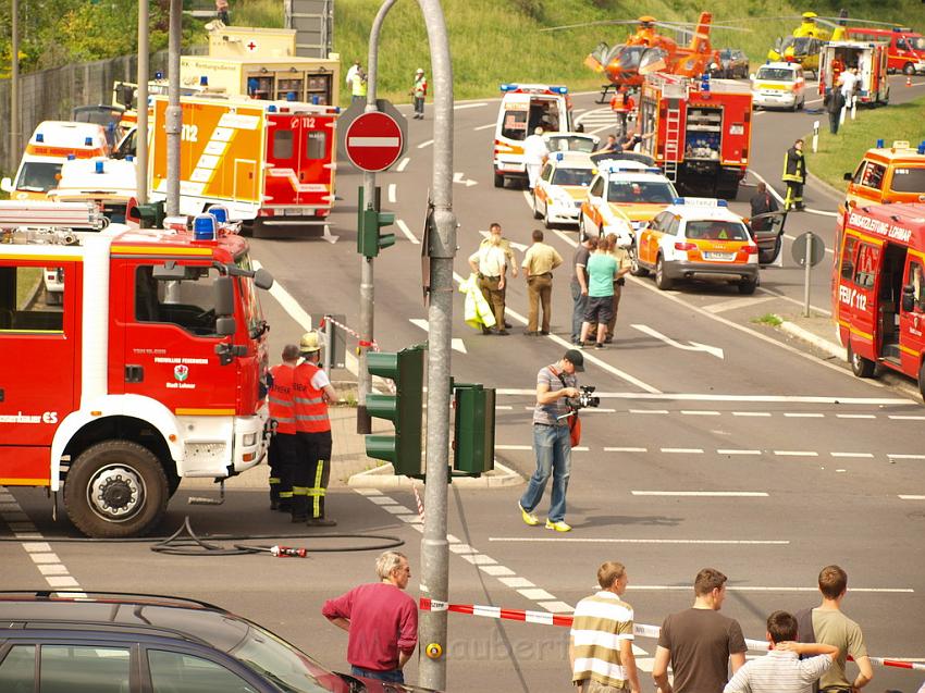 Schwerer Unfall mit Reisebus Lohmar Donrather Dreieck P163.JPG